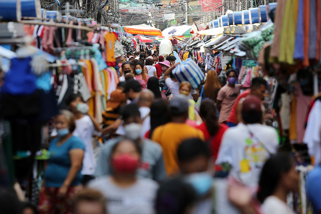 Divisoria-public-market-crowd