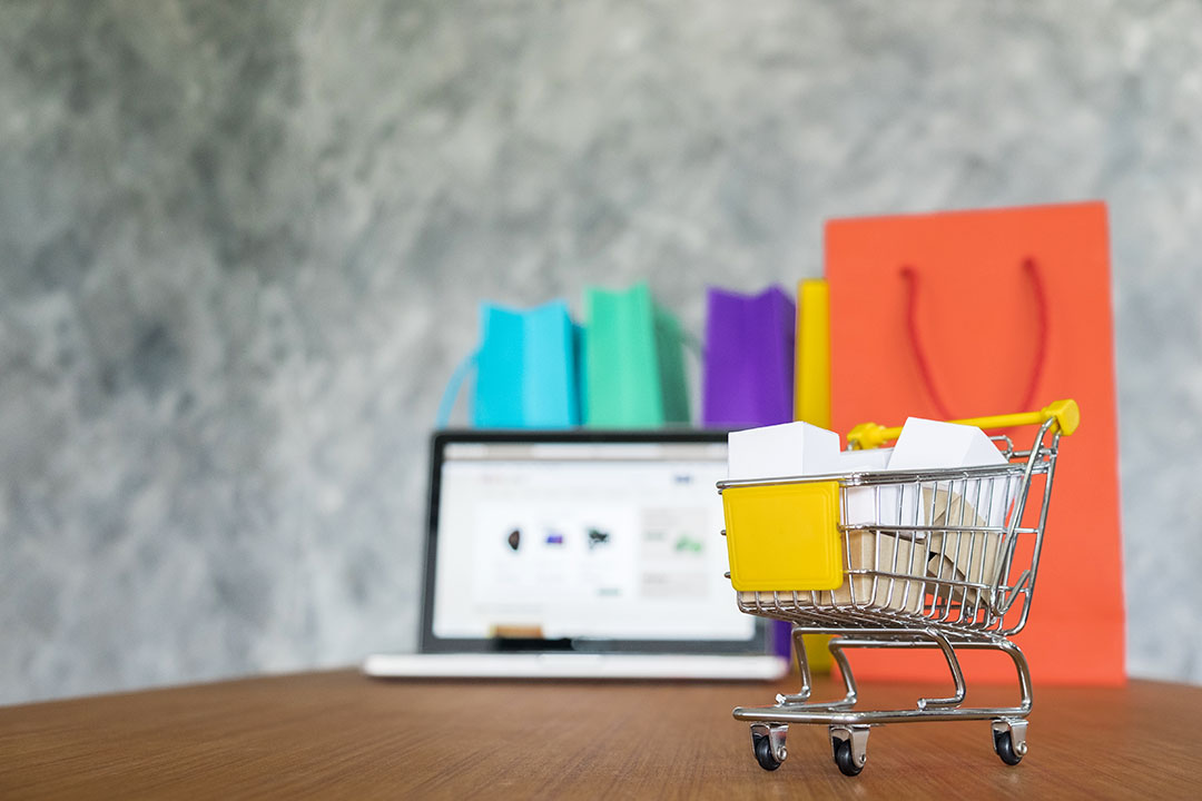 laptop-shopping-bags-online-shopping-concept