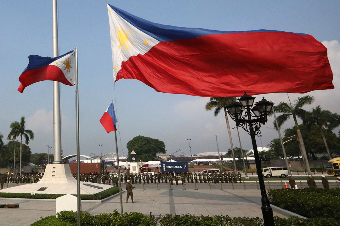 PHL flag-Luneta