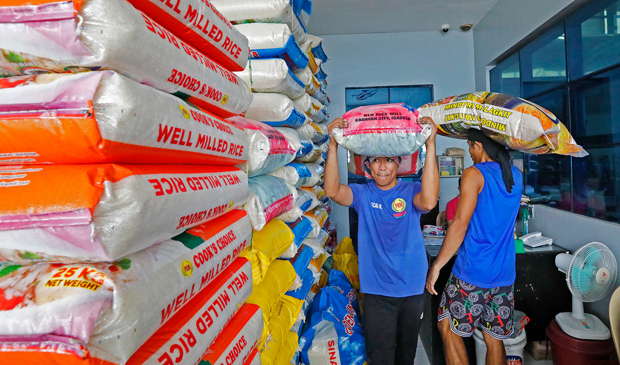 rice-warehouse-workers-wc