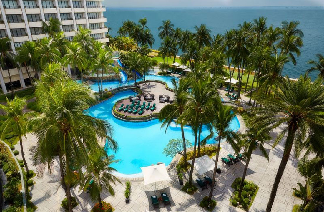 sofitel-Swimming-Pool